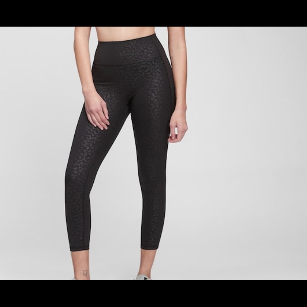 NWOT GapFit High Rise Power Compression Recycled Leggings